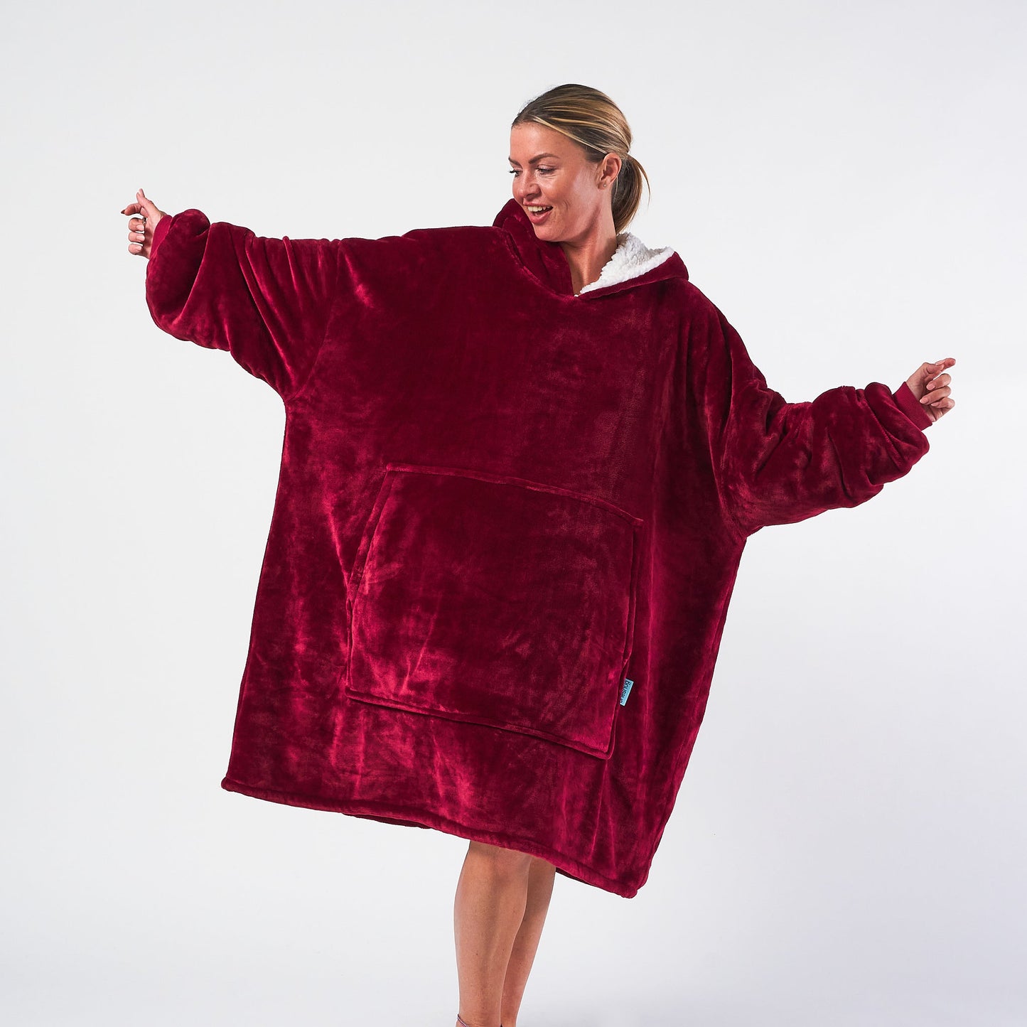 Oversized Hoodie Blanket – Wine | Sherpa Lined, Double-Layer, One Size, Machine Washable, Large Pocket