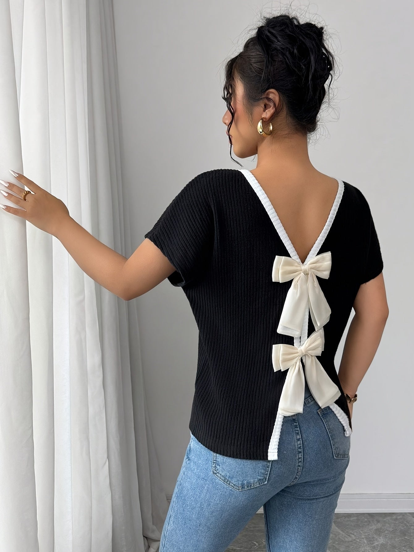 Veloria™ Women’s Elegant V-Neck Bow Back T-Shirt – Lightweight Casual Chic Top