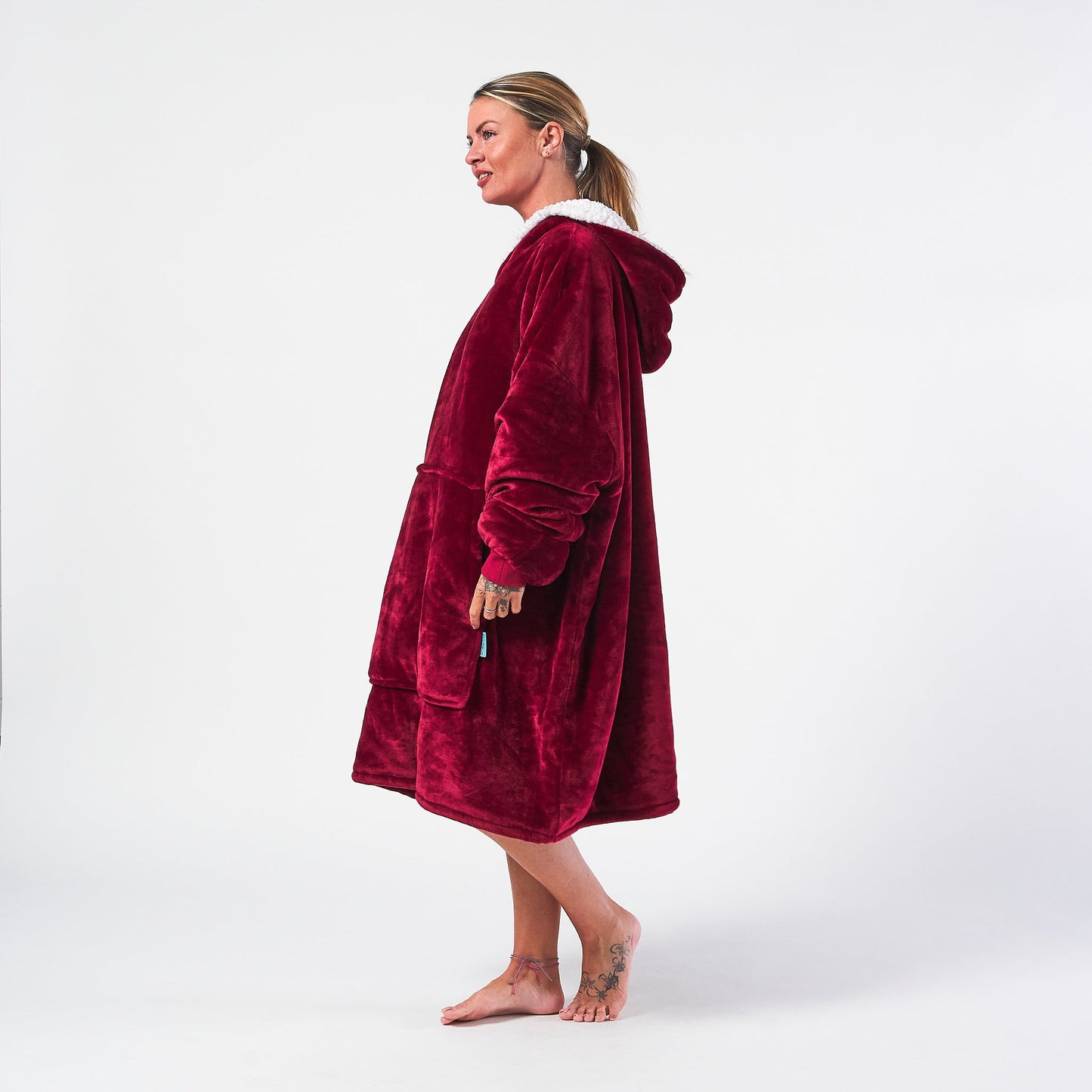 Oversized Hoodie Blanket – Wine | Sherpa Lined, Double-Layer, One Size, Machine Washable, Large Pocket