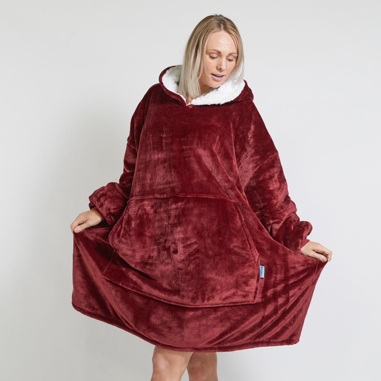 Oversized Hoodie Blanket – Wine | Sherpa Lined, Double-Layer, One Size, Machine Washable, Large Pocket