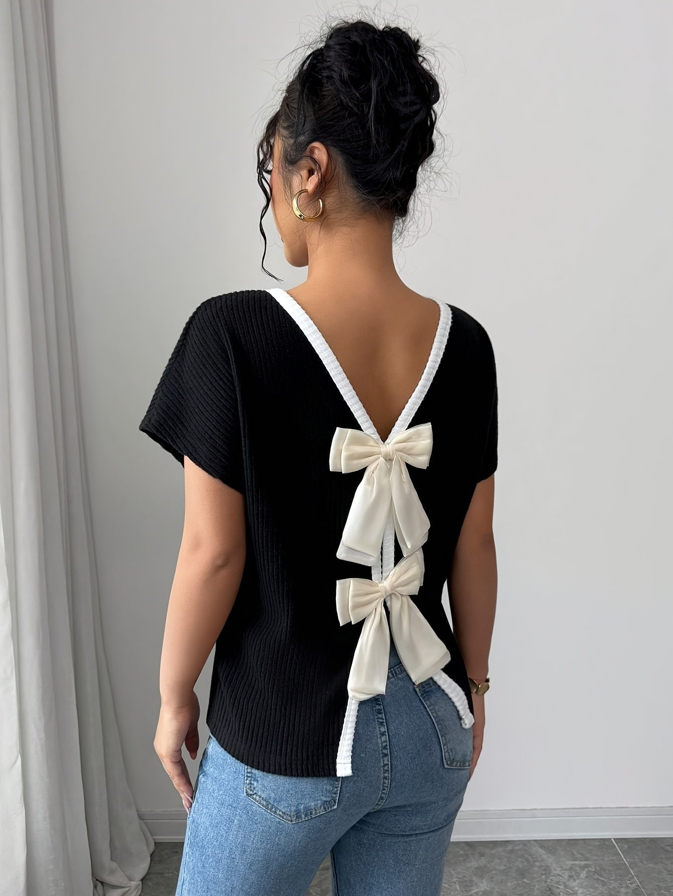 Veloria™ Women’s Elegant V-Neck Bow Back T-Shirt – Lightweight Casual Chic Top